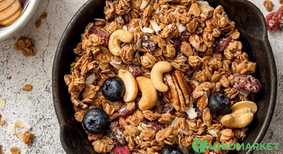 granola1-min.jpg