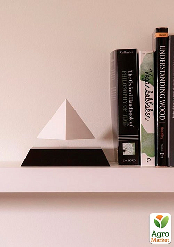 Левитирующая пирамида FLYTE, черная основа, белая пирамида, встроенная лампа (01-PY-BWH-V1-0)  - фото 2