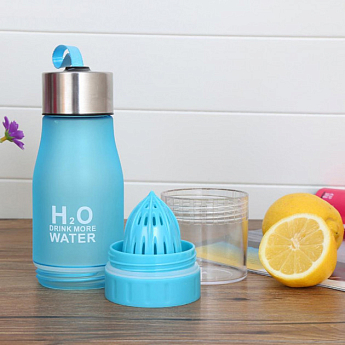 Бутылка для воды и напитков H2O Water Bottle с соковыжималкой 650 мл голубая SKL11-187054