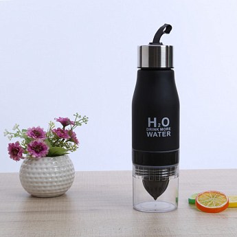 Пляшка для води і напоїв H2O Water Bottle з соковижималкою 650 мл чорна SKL11-187055 - фото 3