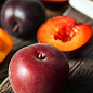 Ексклюзив! Персик червоно-вишневий "Королівський" (Royal) (англійська селекція, преміальний великоплідний сорт)